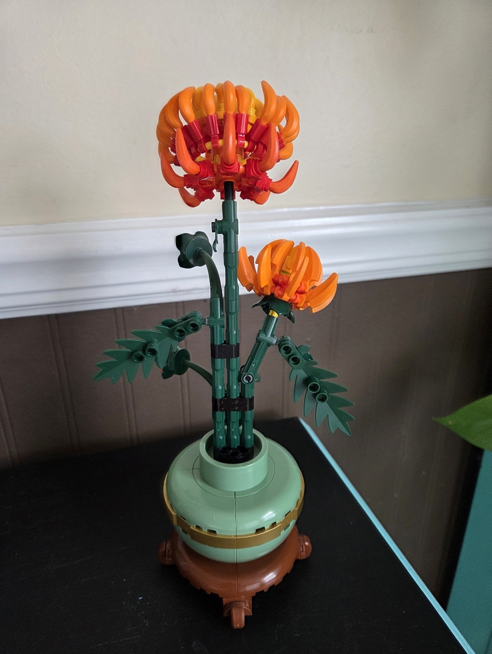 Lego Chrysanthemum - Picture 3 of 4